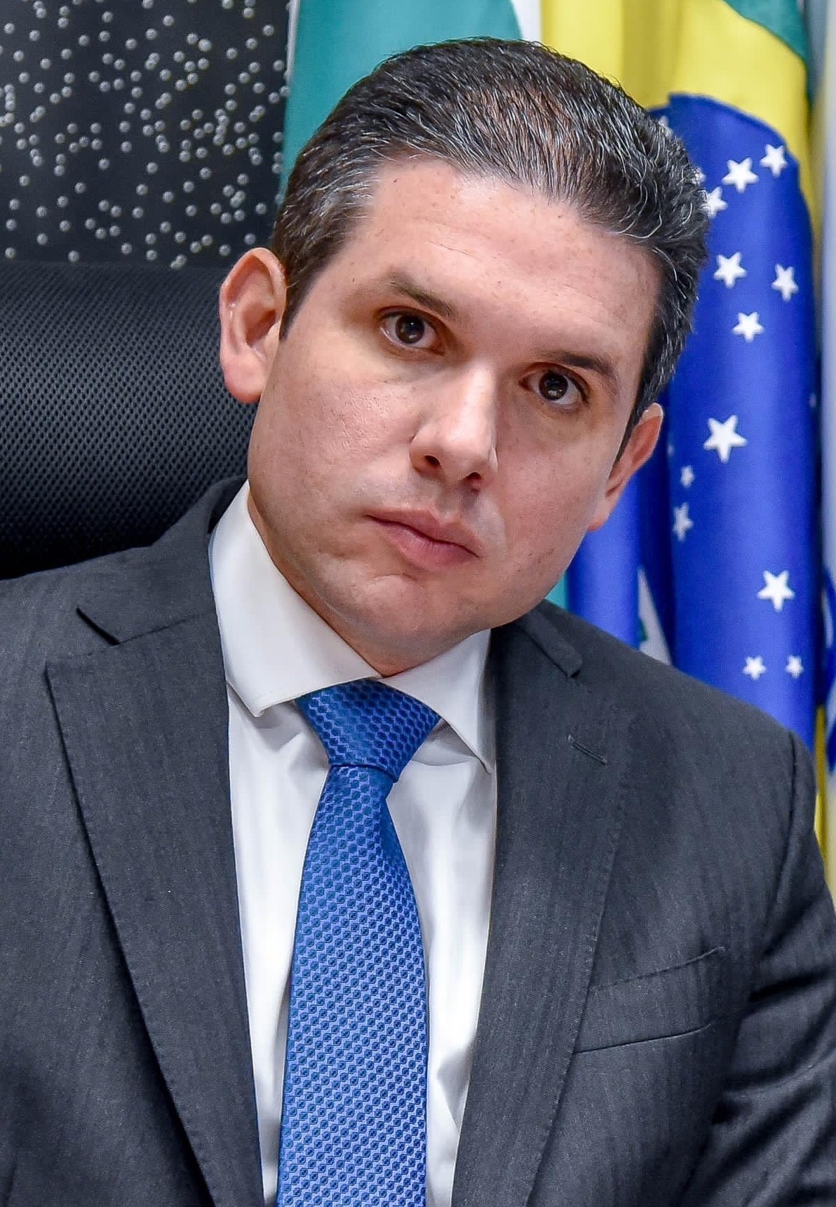 Hugo Motta consulta jurídico da Câmara sobre decisão do STF na cassação de deputada
