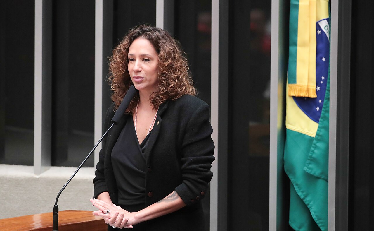 Câmara dos Deputados reajusta verba de gabinete e cota parlamentar